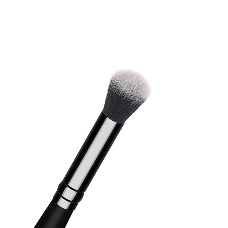 Flawless Concealer Brush - 860